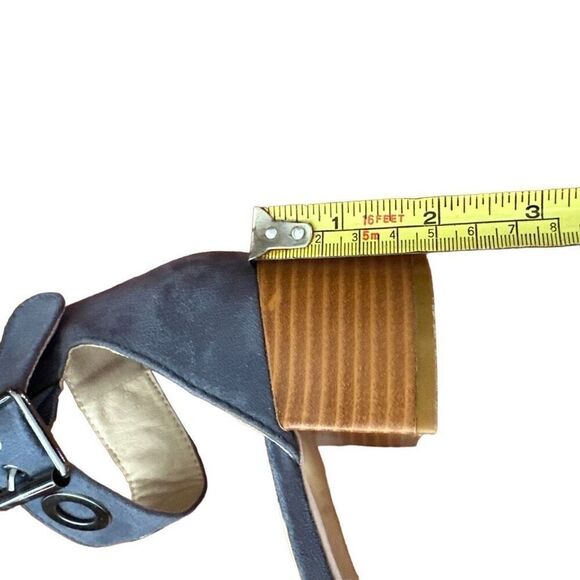 Cute suede and metals sandals - Picture 2 of 7